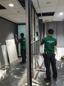 Tim Azkadina memasang access control di perkantoran Tigaraksa